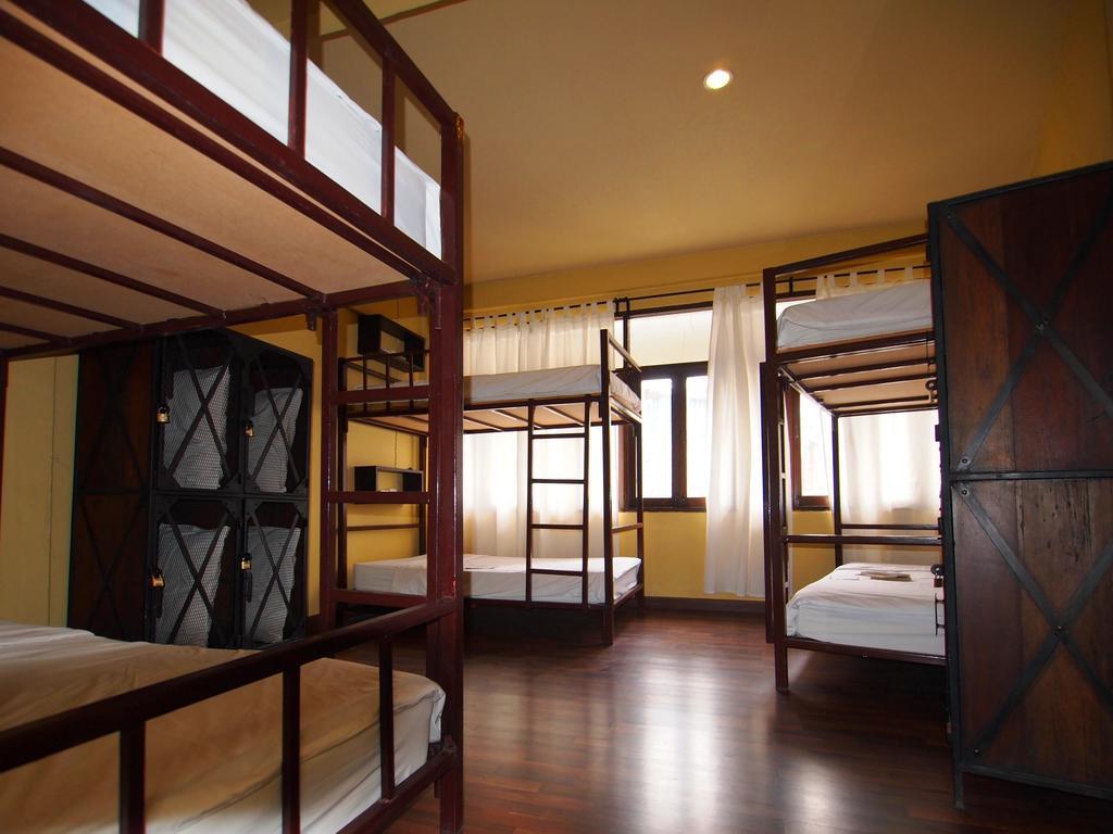 Niras Bankoc Hostel Bangkok Bagian luar foto