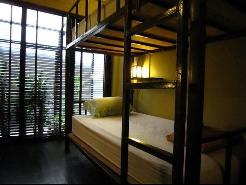 Niras Bankoc Hostel Bangkok Bagian luar foto